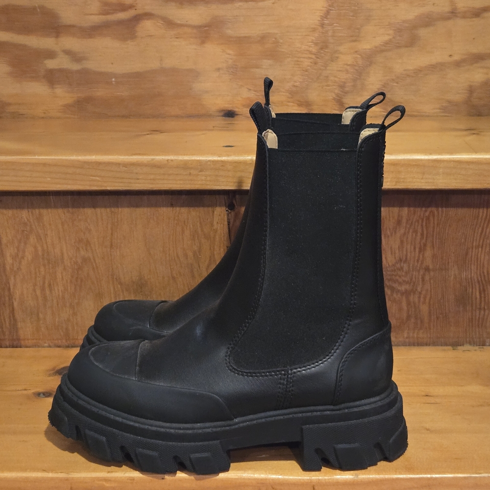 Ganni Black Cleared Heeled Mid Chelsea Boots